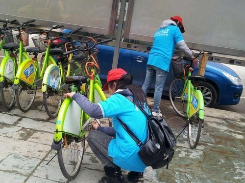 ������ҵ��ѧ����־Ը����֯���뿪չ��ѧ�׷棬�ٺ�г��־Ը����