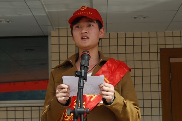 “美丽校园”青年志愿者活动暨学雷锋志愿服务推进月启动