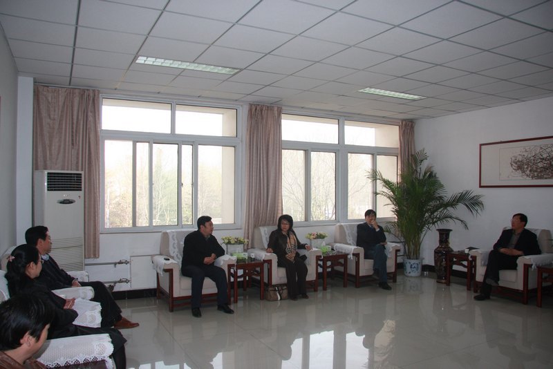 副市长秦春梅到许昌学院调研许昌第七届三国文化周相关活动筹备情况