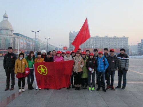 物理学院团委开展系列学雷锋活动