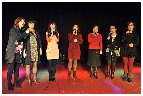 ����ѧԺ����ٰ���ף���˹��ʸ�Ů�������