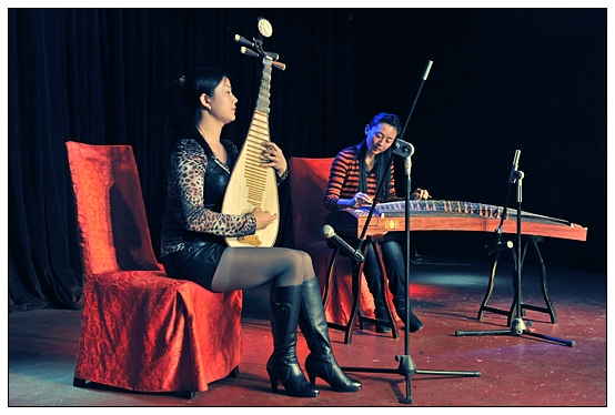 ����ѧԺ����ٰ���ף���˹��ʸ�Ů�������