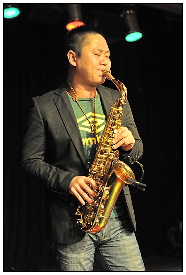 ����ѧԺ����ٰ���ף���˹��ʸ�Ů�������