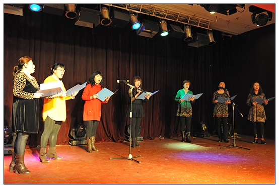 ����ѧԺ����ٰ���ף���˹��ʸ�Ů�������