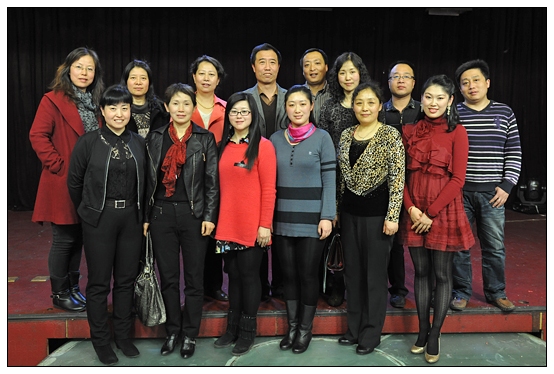 ����ѧԺ����ٰ���ף���˹��ʸ�Ů�������