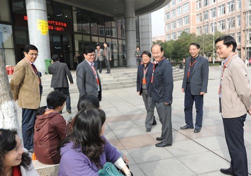 ������ҵ��ѧ2013�����ʡ����רҵ��������˳������