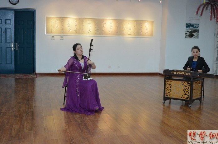 �Ͼ�����ѧԺ�ٰ���������ף�����ˡ������Ͷ���Ů��