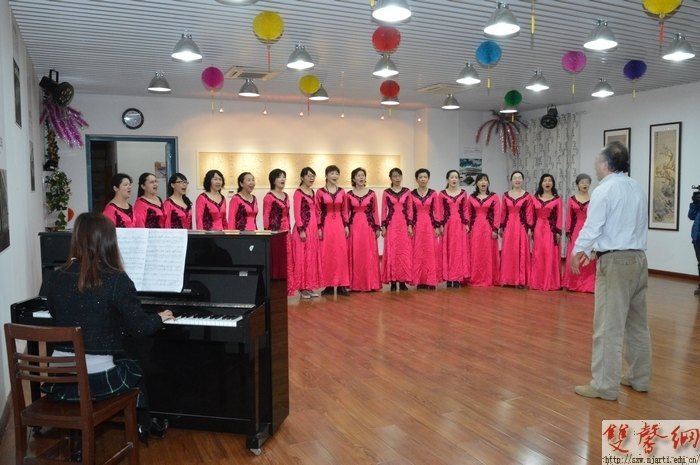 �Ͼ�����ѧԺ�ٰ���������ף�����ˡ������Ͷ���Ů��