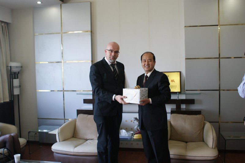 芬兰瓦萨应用科技大学代表团来湖北工业大学访问