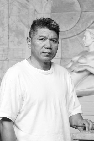 《现代快报》艺+周刊:雕刻时光——我熟悉的雕塑家钱为