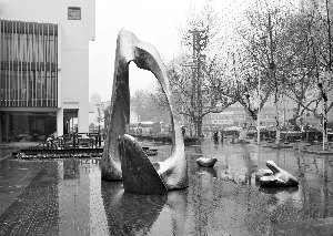 《现代快报》艺+周刊:雕刻时光——我熟悉的雕塑家钱为