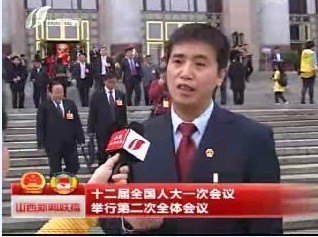 �б���ѧ�ڱ�����ϯ�����ȫ���˴�����ܼ̾����ڽ��ԣ�������ԴӦ��һ��ߵ�ԺУת��