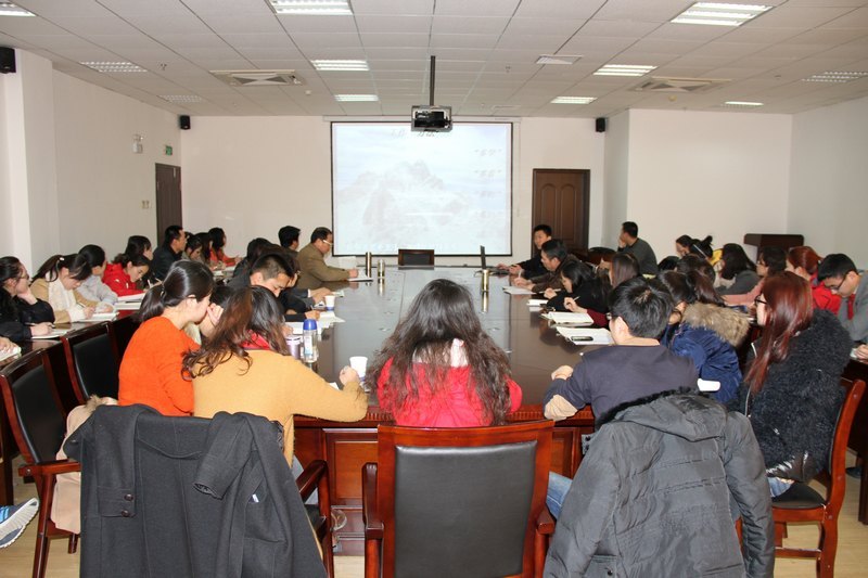 学工部召开优秀辅导员、班主任经验交流会