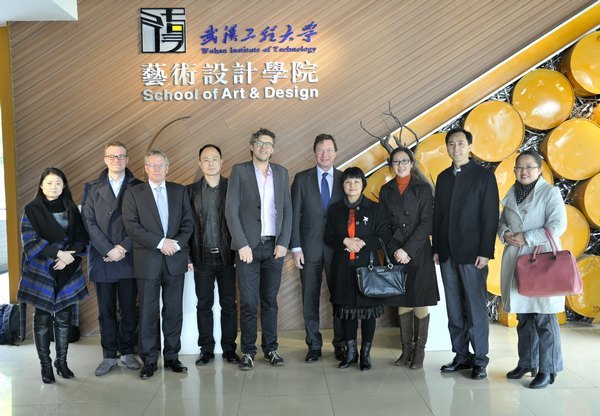 ��������ķ�и��г�һ�з����人���̴�ѧ