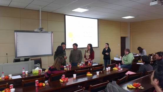 �人���̴�ѧ��ʦӢ�������ѵ�࿪��