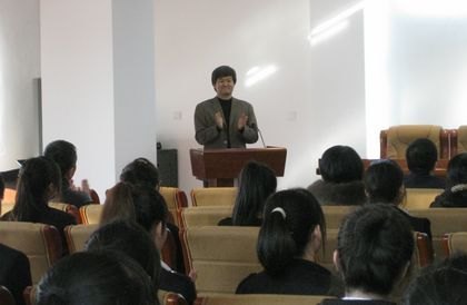 ѧУ����׿Խ��������ʦ�࿪�����