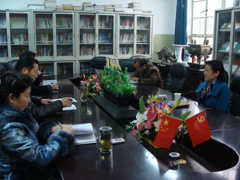 У쵼ѧԺУɫһ ץٷչ