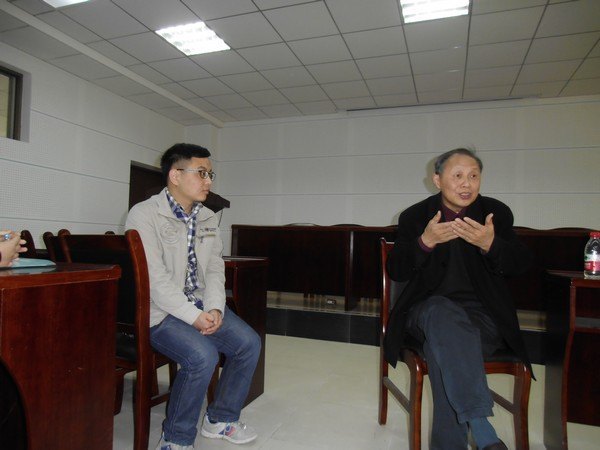 校党委书记吴元欣担任学生班级导师并参加班会