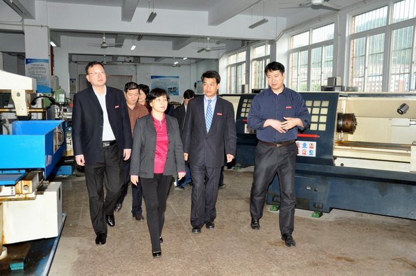 ���˴��쵼ݰУ�������