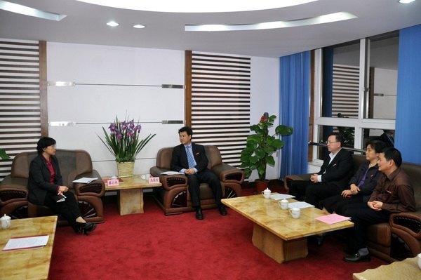 ���˴��쵼ݰУ�������