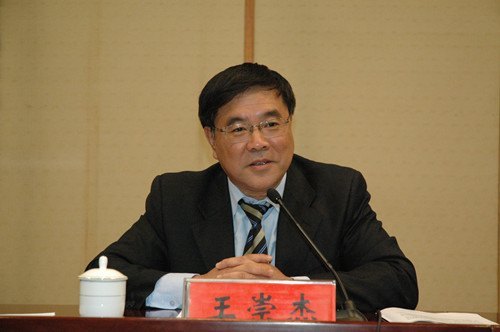 武装头脑,强化管理,建设美丽建大——学校召开2013年度工作会议