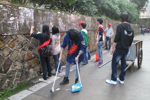 美丽校园见行动 师生合力美校园