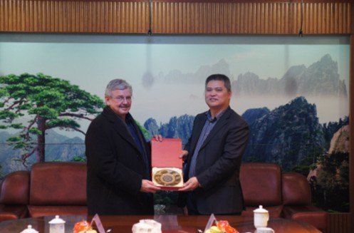 美国沙漠研究院校长Stephen Wells一行来河海大学文天学院考察访问