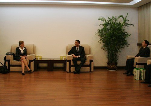 美国伊利诺伊大学春田分校校长访问台州学院