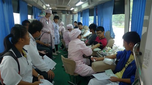 广东石油化工学院开展“学雷锋志愿行动服务月”主题系列活动