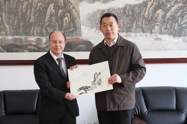 德国汉诺威大学小山一行来校访问