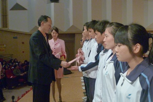 以奖助困 以奖助学 3523名学生获得国家奖助