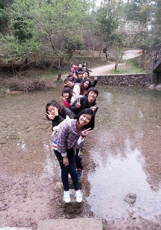 ̨��ѧԺ��ѧ��̤�����ɾӸ��ܽ��ϴ���