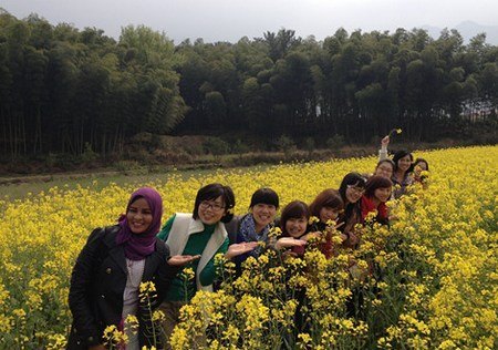 ̨��ѧԺ��ѧ��̤�����ɾӸ��ܽ��ϴ���