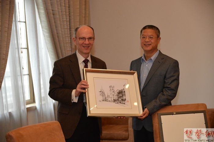 Ӣ�����Ŵ�ѧԼ�����ֿ˽��ڷ����Ͼ�����ѧԺ