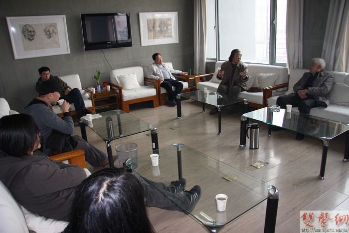 中国工业设计协会会长朱焘莅临工业设计学院指导工作