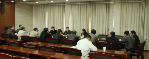 ѧУ�ٿ�2012��ȵ����쵼�������������