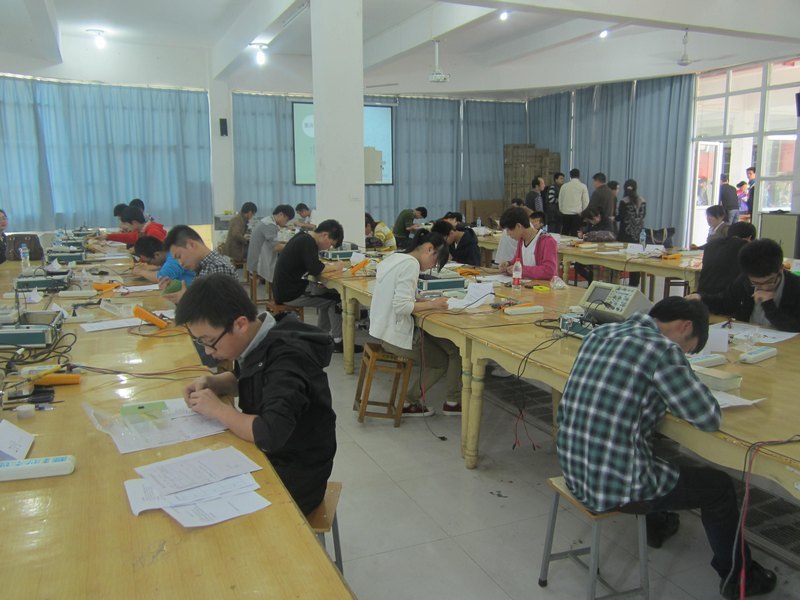 ������ϢѧԺ�׽���������������ȡ��Բ���ɹ�