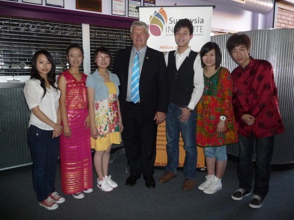 �人���̴�ѧ�аĺ�����ѧѧ������ϲ��Ѽ�