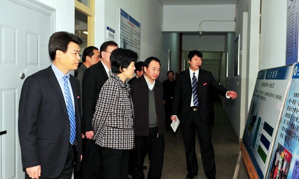 李红副省长来校视察指导