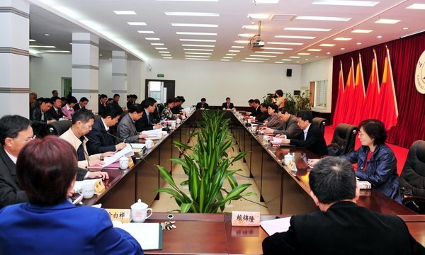 李红副省长来校视察指导