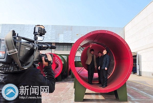 刘德顺领头推进产学研合作 湖南卫视来校采访报道