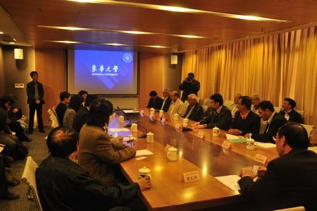 罗仪华副书记会见伊朗国家地毯中心部部长麦赫达维一行