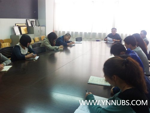 云南师范大学商学院师生认真学习“两会”精神 热议“中国梦”