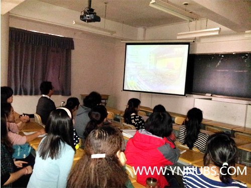 云南师范大学商学院师生认真学习“两会”精神 热议“中国梦”