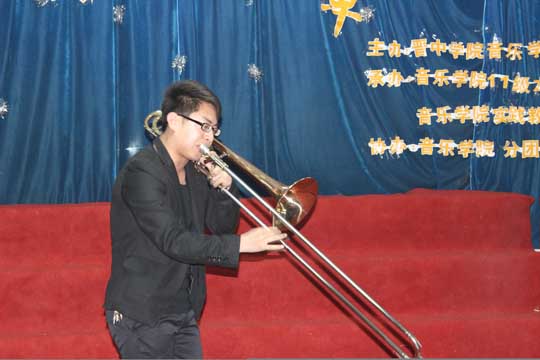 音乐学院11级本三班举办实践音乐会