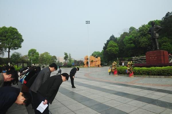 清明:祭奠“老校长”徐特立【组图】