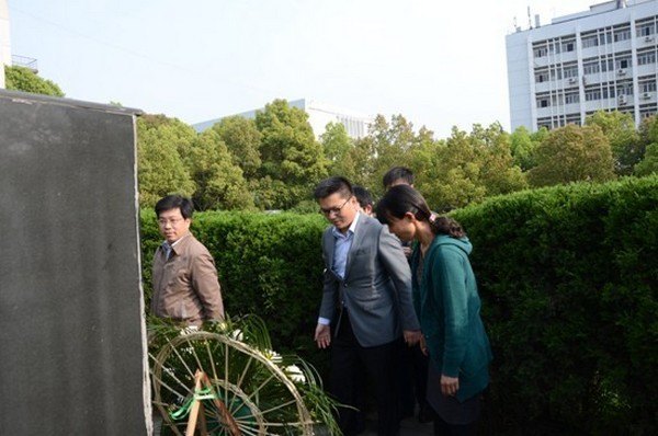 ѧУʦ���ٰ�����־ΰ����ʮ���ꡱ�