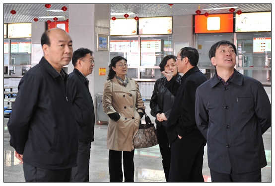 Ժ�쵼�ͽ�ʦ������У��ʳ���ԳԵ�һ��