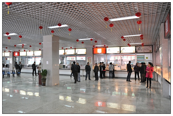 Ժ�쵼�ͽ�ʦ������У��ʳ���ԳԵ�һ��