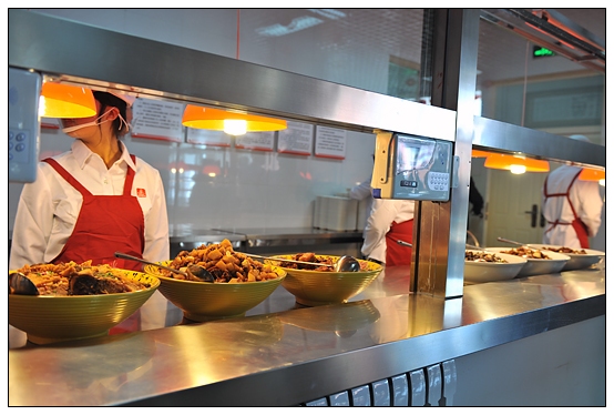 Ժ�쵼�ͽ�ʦ������У��ʳ���ԳԵ�һ��